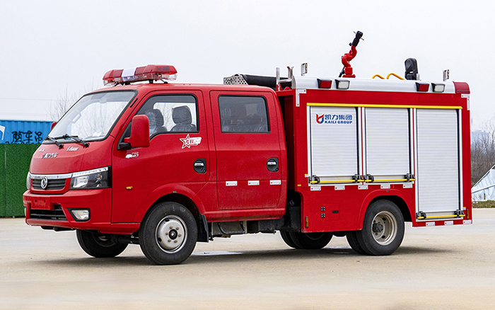 东风途逸双排水罐消防车