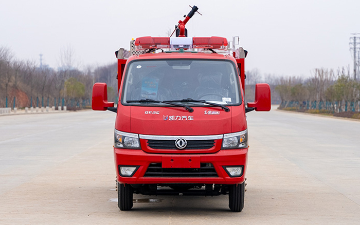 东风途逸双排水罐消防车