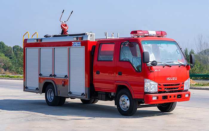 五十铃700P内藏水罐消防车