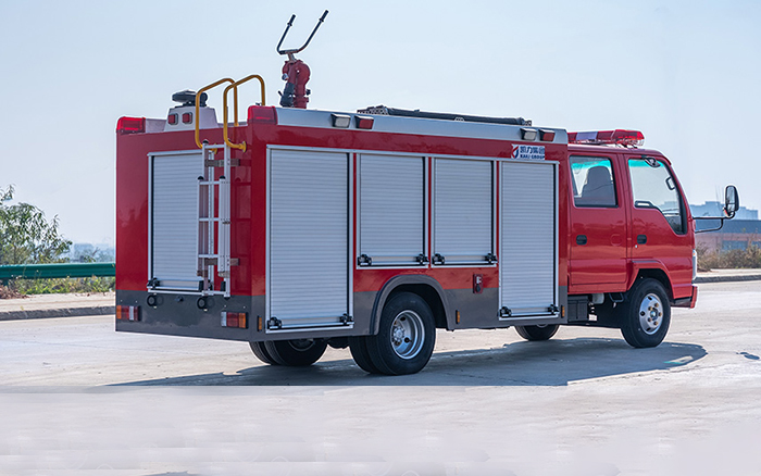 五十铃700P内藏水罐消防车