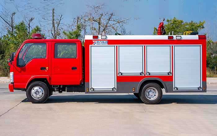五十铃700P内藏水罐消防车