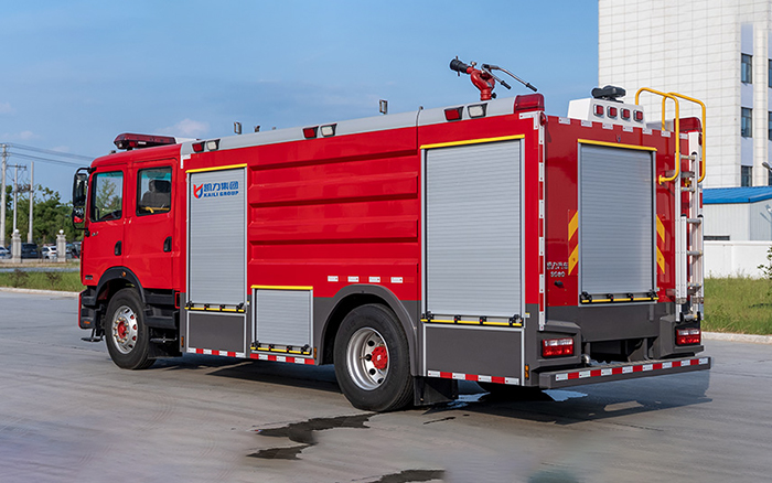 东风D9外露水罐消防车