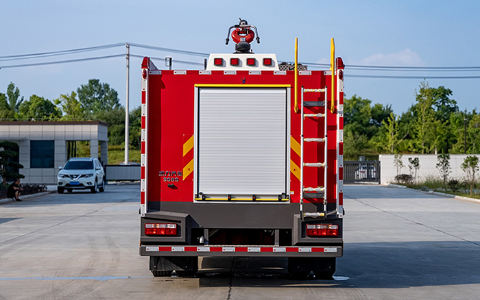 东风D9外露水罐消防车