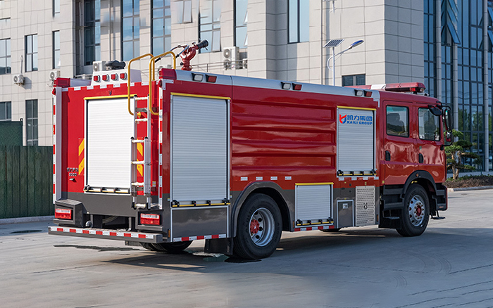 东风D9外露水罐消防车