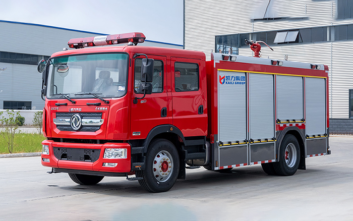 东风D9内藏水罐消防车