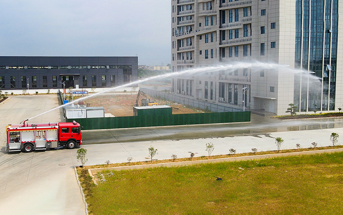 东风D9内藏水罐消防车