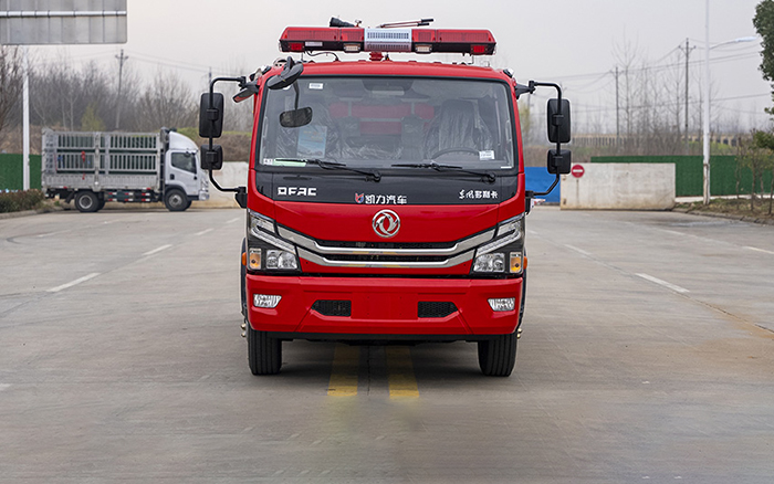 东风大多利卡泡沫消防车