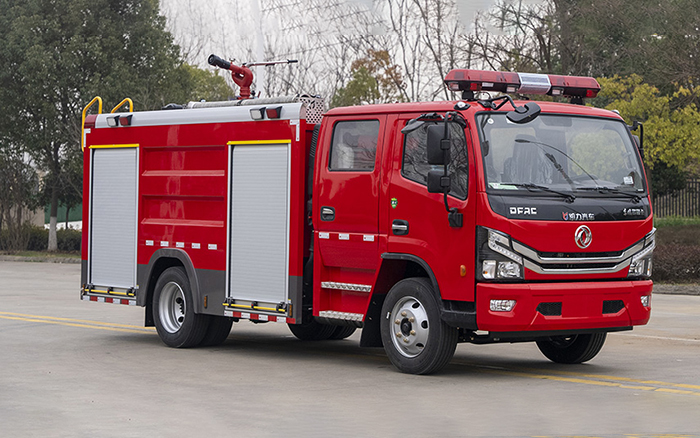 东风大多利卡泡沫消防车