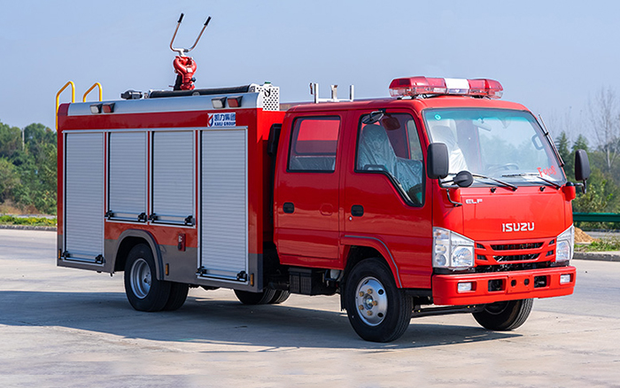 五十铃700P泡沫消防车