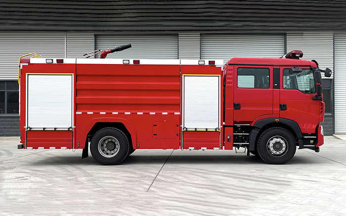 豪沃单桥泡沫消防车
