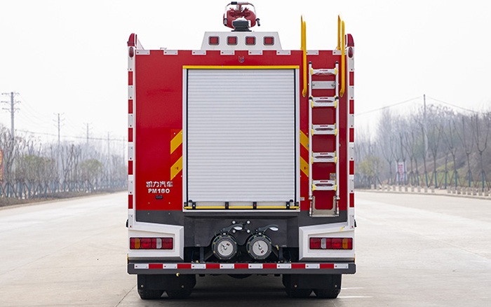 豪沃后双桥泡沫消防车
