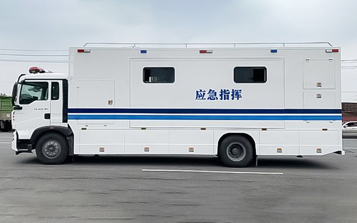 通信指挥车