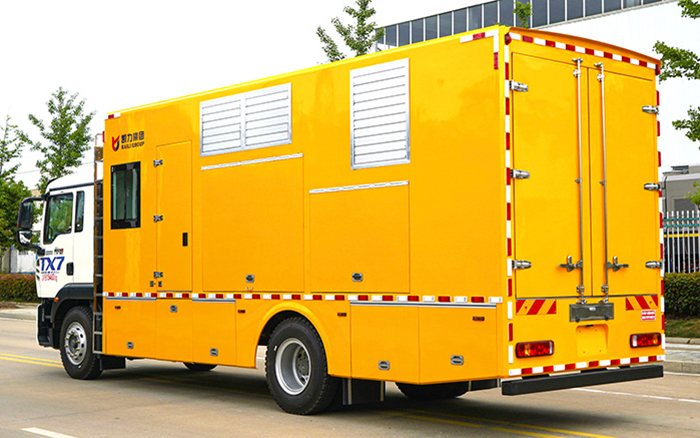 豪沃排水车3000-4000方