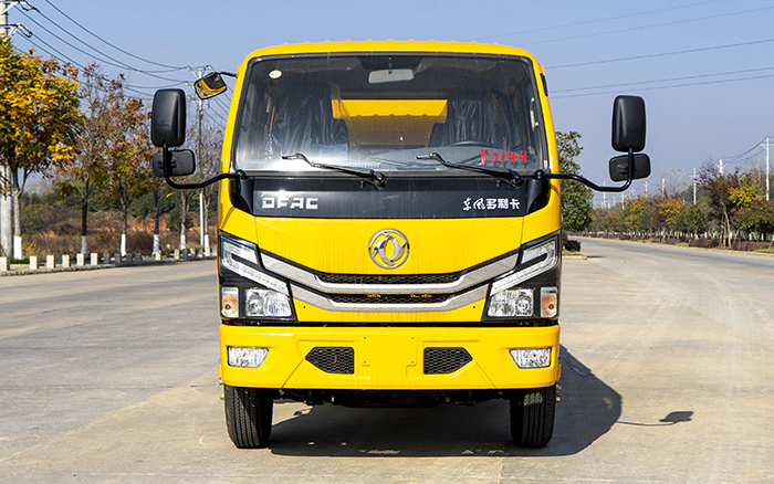 东风小多利卡双排消防洒水车