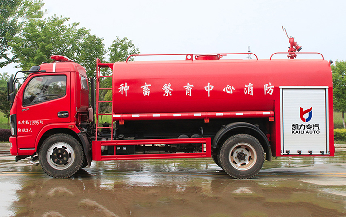 东风大多利卡消防洒水车