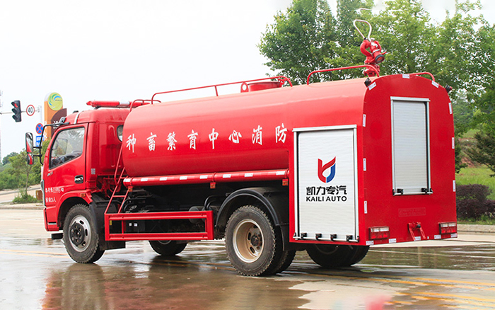东风大多利卡消防洒水车