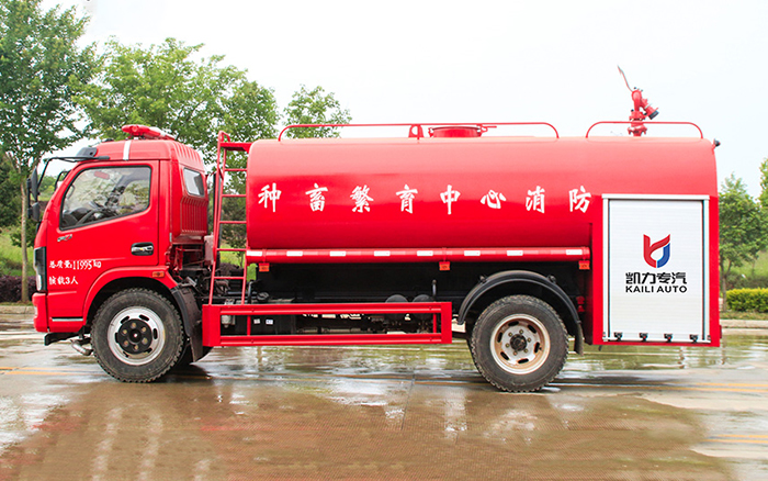 东风大多利卡消防洒水车