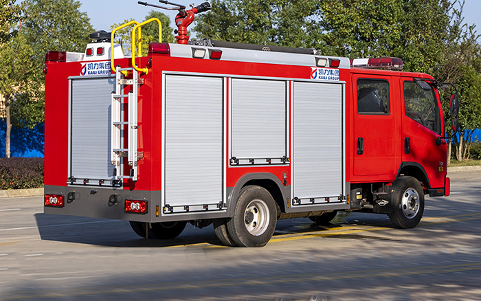 福田领航消防洒水车