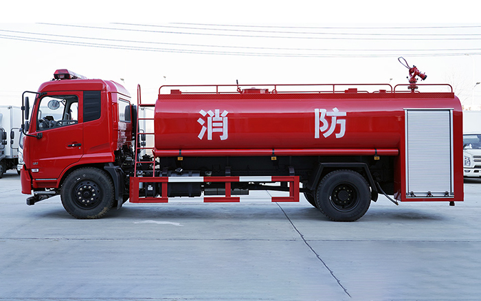 东风天锦消防洒水车