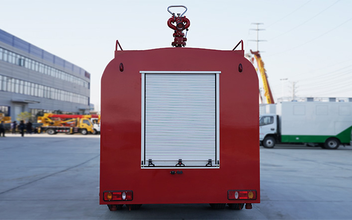 东风天锦消防洒水车