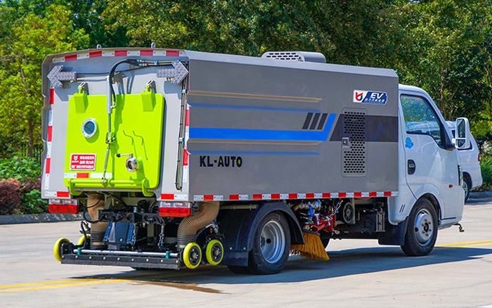 东风途逸纯电洗扫车