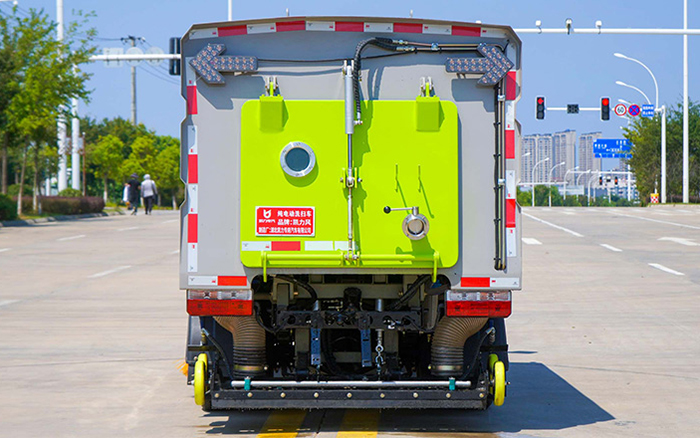 东风途逸纯电洗扫车