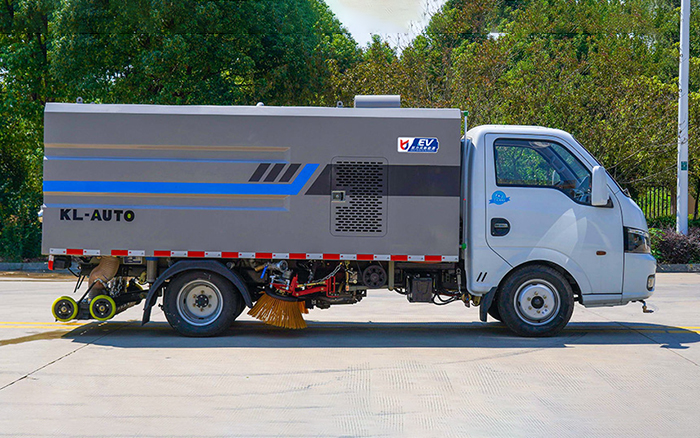 东风途逸纯电洗扫车