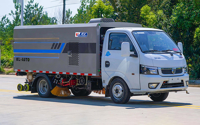 东风途逸纯电洗扫车