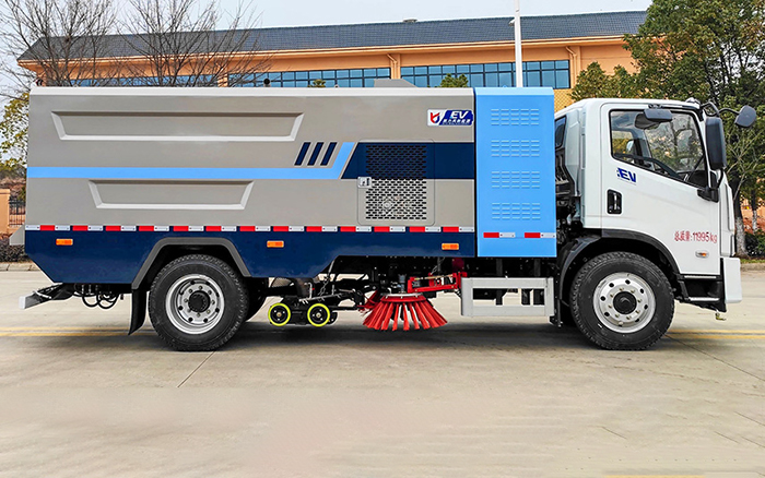 上汽跃进纯电洗扫车