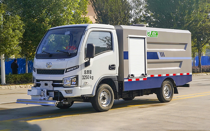 上汽跃进纯电路面清洗车