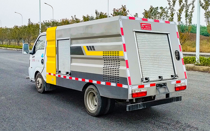 东风途逸纯电路面清洗车