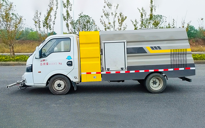 东风途逸纯电路面清洗车