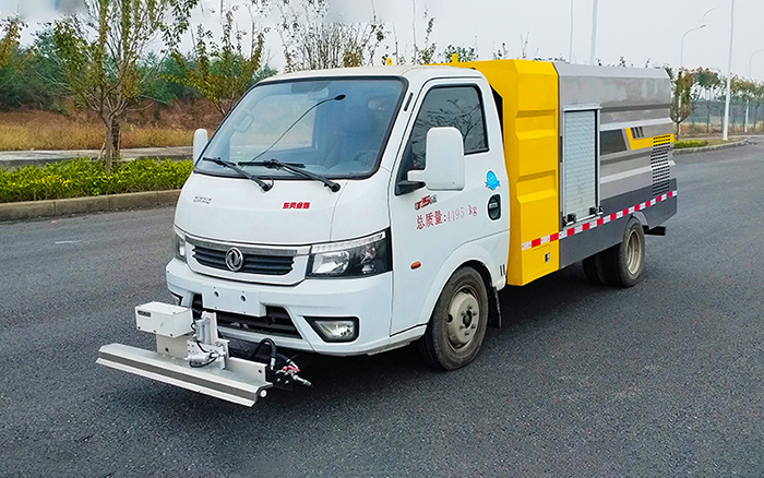 东风途逸纯电路面清洗车