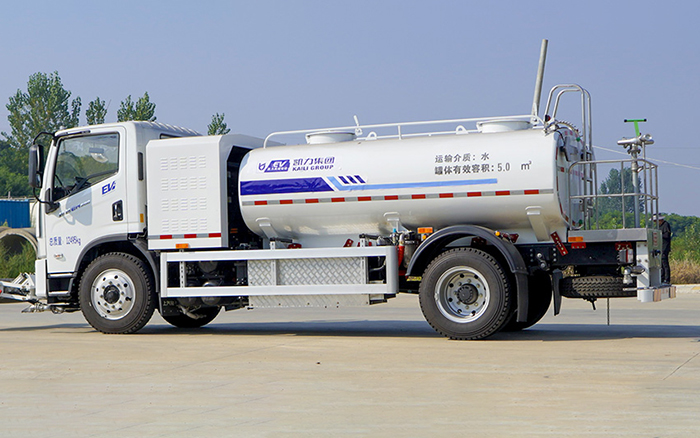 上汽跃进纯电路面清洗车