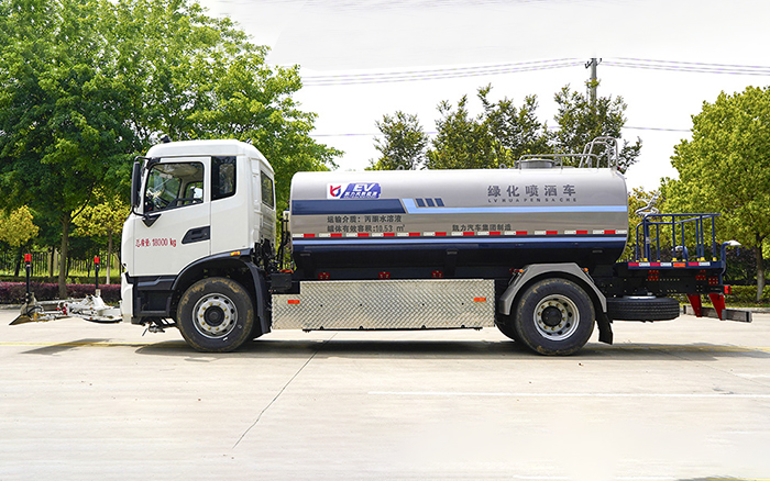 东风天锦纯电路面清洗车