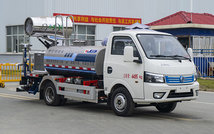 东风华神纯电绿化喷洒车