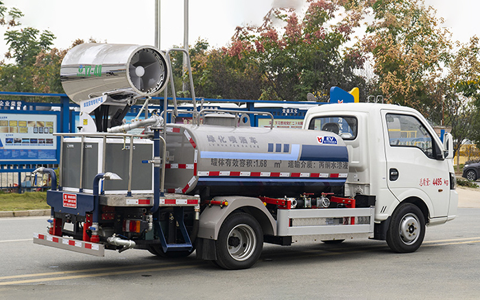 东风华神纯电绿化喷洒车