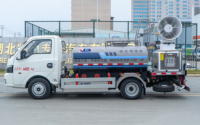 东风华神纯电绿化喷洒车