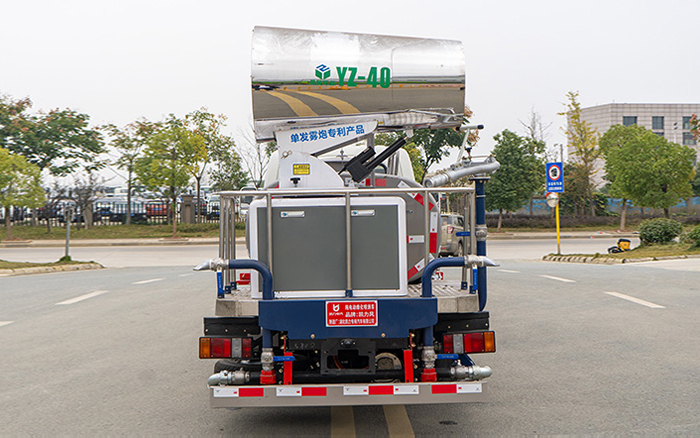 东风华神纯电绿化喷洒车