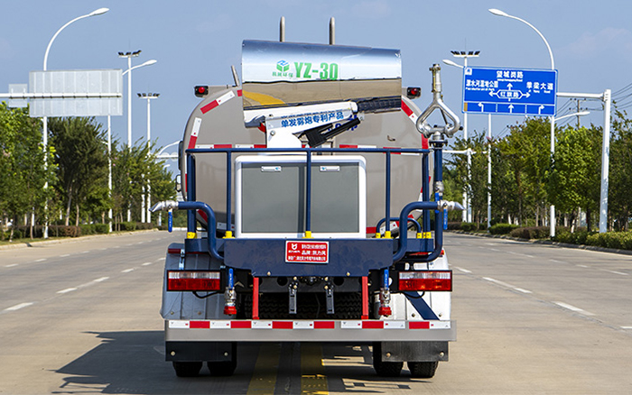 东风福瑞卡混动绿化喷洒车