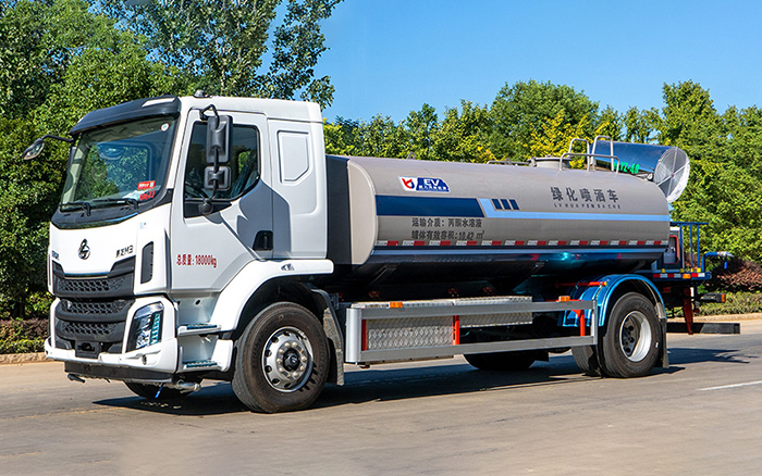 东风柳汽M3纯电绿化喷洒车