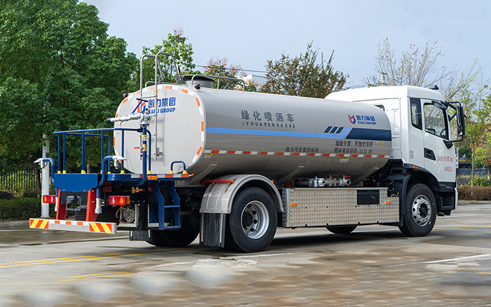 东风天锦纯电绿化喷洒车