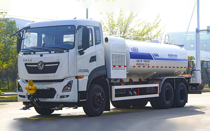 东风天龙纯电绿化喷洒车