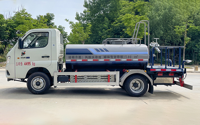 福田领航S1纯电多功能抑尘车