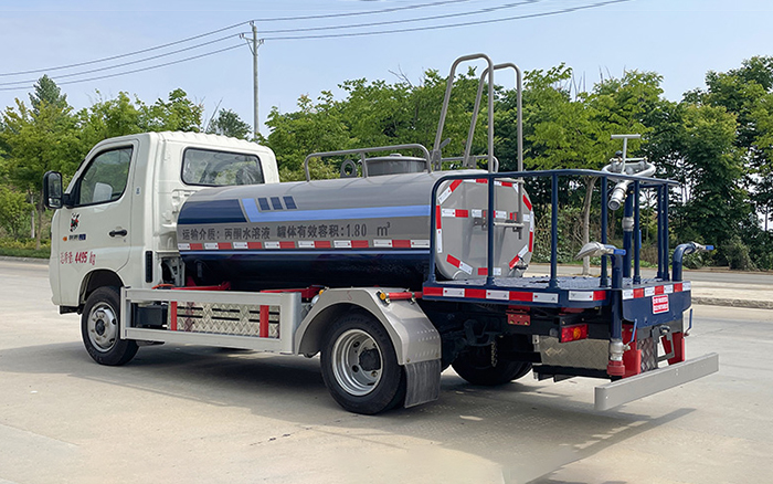 福田领航S1纯电多功能抑尘车