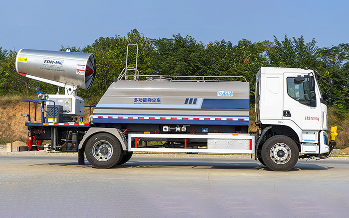 东风柳汽M3纯电多功能抑尘车