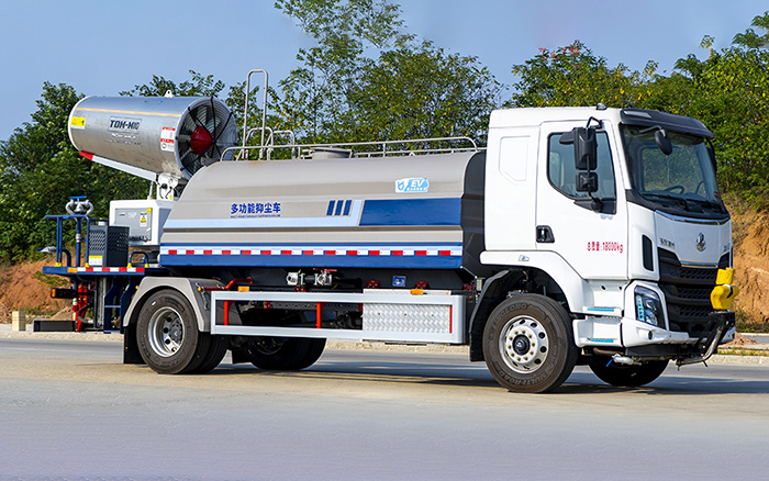 东风柳汽M3纯电多功能抑尘车