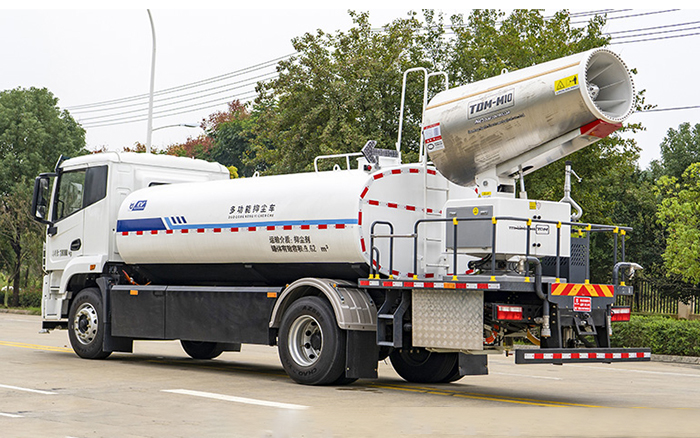 壹为纯电多功能抑尘车