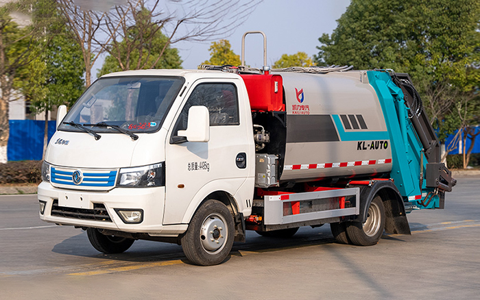 东风途逸纯电压缩式垃圾车