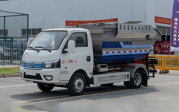 东风华神纯电自装卸式垃圾车